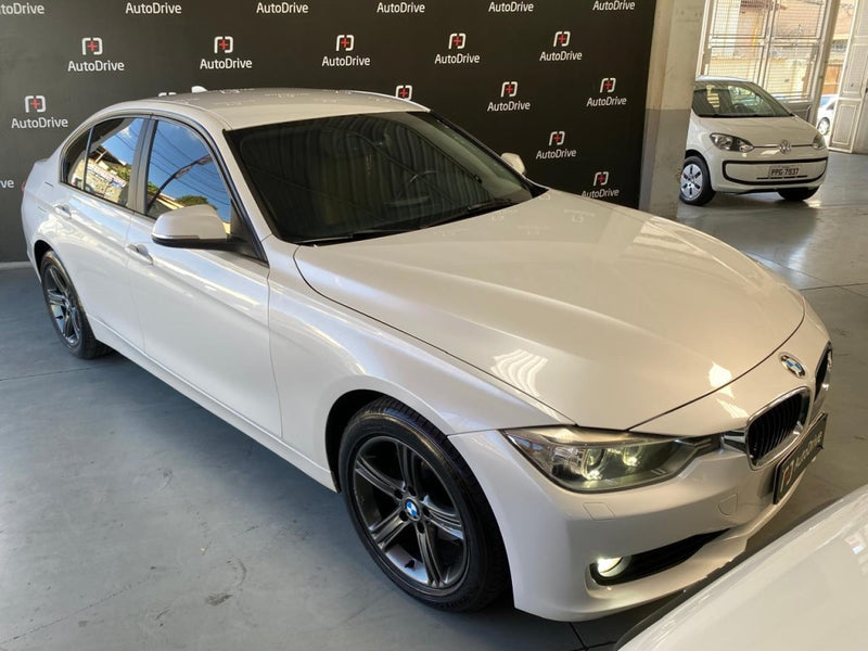 BMW 320i 2.0 16V TURBO GASOLINA 4P AUTOMÁTICO 2013/2014 Branco