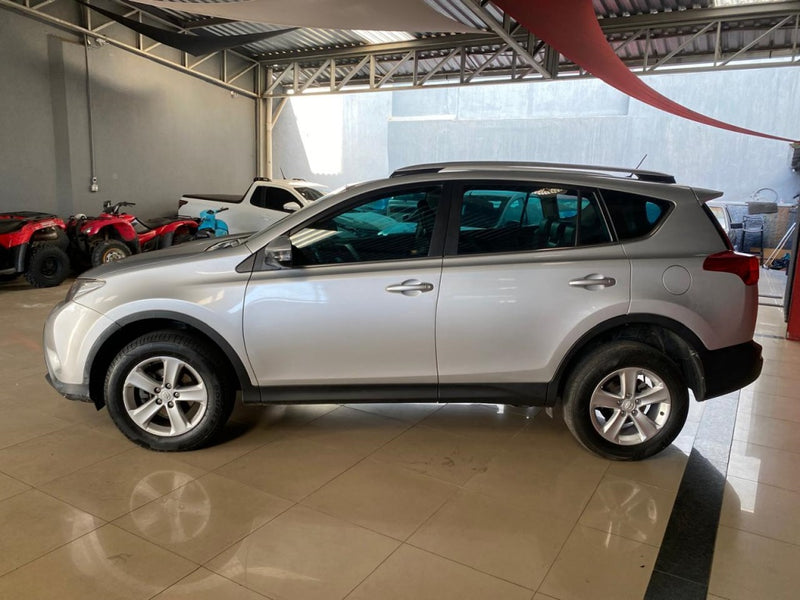 TOYOTA RAV4 2.0 4X4 16V GASOLINA 4P AUTOMÁTICO 2013 Prata