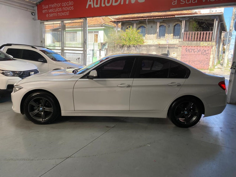 BMW 320i 2.0 16V TURBO GASOLINA 4P AUTOMÁTICO 2013/2014 Branco