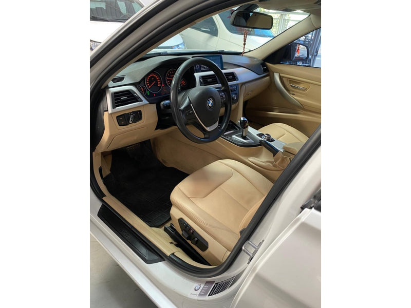 BMW 320i 2.0 16V TURBO GASOLINA 4P AUTOMÁTICO 2013/2014 Branco