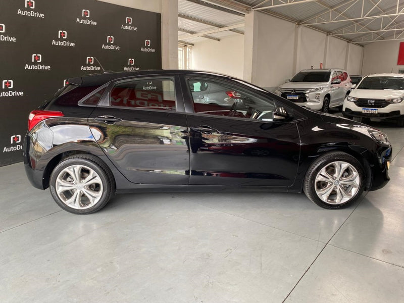 HYUNDAI I30 1.8 MPI 16V GASOLINA 4P AUTOMATICO 2014/2015 Preto