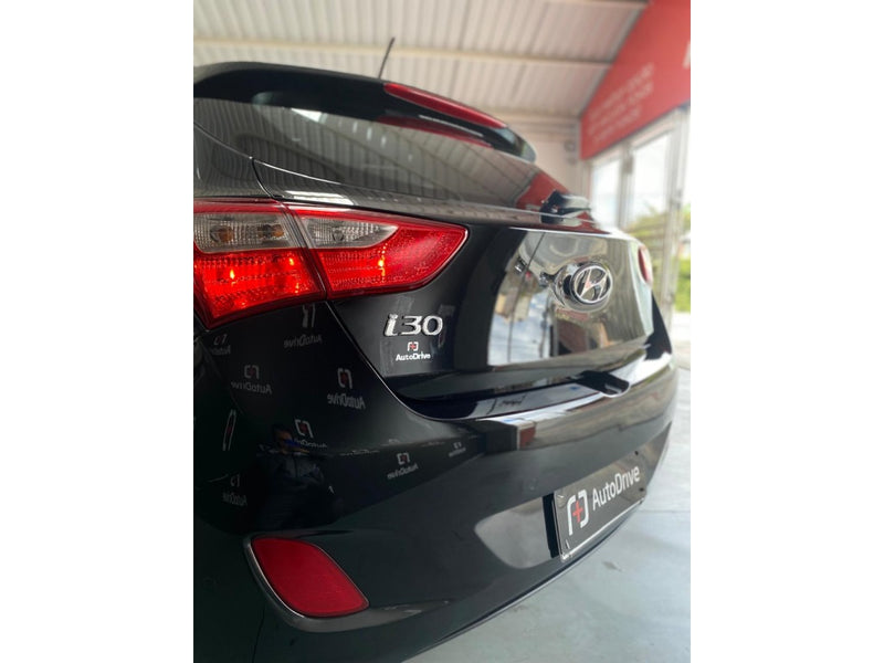 HYUNDAI I30 1.8 MPI 16V GASOLINA 4P AUTOMATICO 2014/2015 Preto