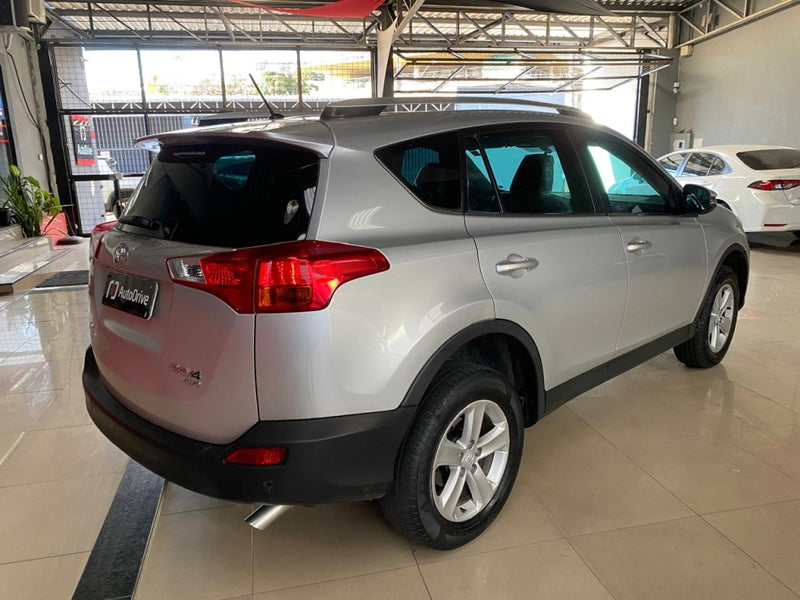 TOYOTA RAV4 2.0 4X4 16V GASOLINA 4P AUTOMÁTICO 2013 Prata