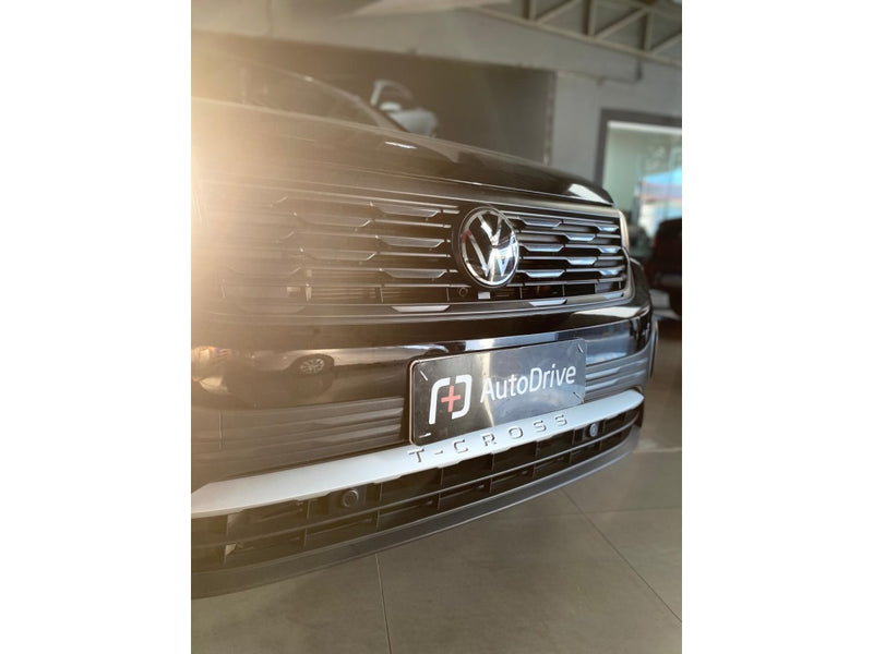 VOLKSWAGEN T-CROSS 1.0 200 TSI TOTAL FLEX THE TOWN AUTOMÁTICO 2023/2024 Preto
