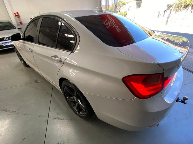 BMW 320i 2.0 16V TURBO GASOLINA 4P AUTOMÁTICO 2013/2014 Branco