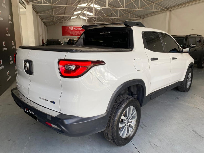 FIAT TORO 1.8 16V EVO FLEX FREEDOM AT6 2017/2018 Branco