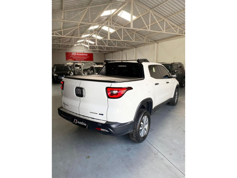 FIAT TORO 1.8 16V EVO FLEX FREEDOM AT6 2017/2018 Branco