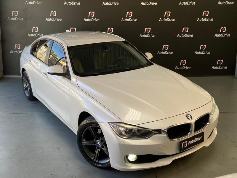 BMW 320i 2.0 16V TURBO GASOLINA 4P AUTOMÁTICO 2013/2014 Branco