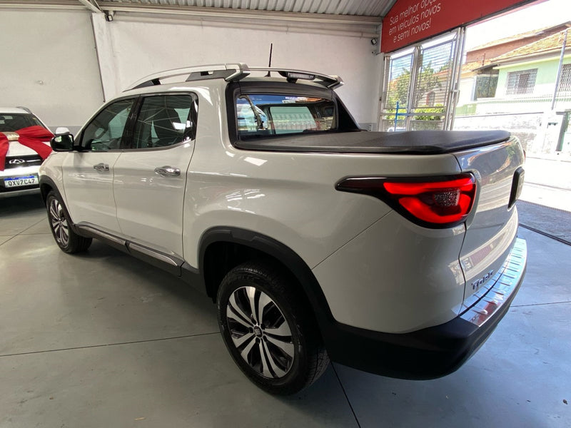 FIAT TORO 2.0 16V TURBO DIESEL VOLCANO 4WD AT9 2023/2024 Branco