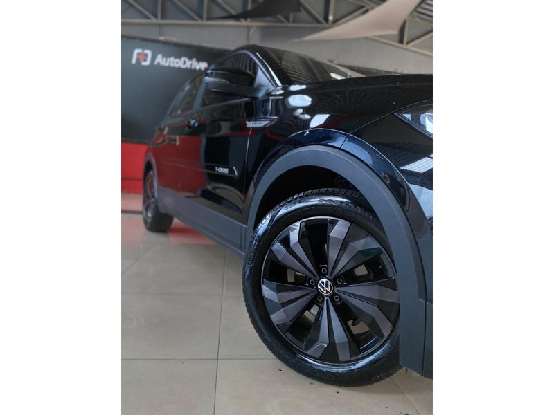 VOLKSWAGEN T-CROSS 1.0 200 TSI TOTAL FLEX THE TOWN AUTOMÁTICO 2023/2024 Preto