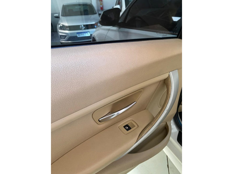 BMW 320i 2.0 16V TURBO GASOLINA 4P AUTOMÁTICO 2013/2014 Branco