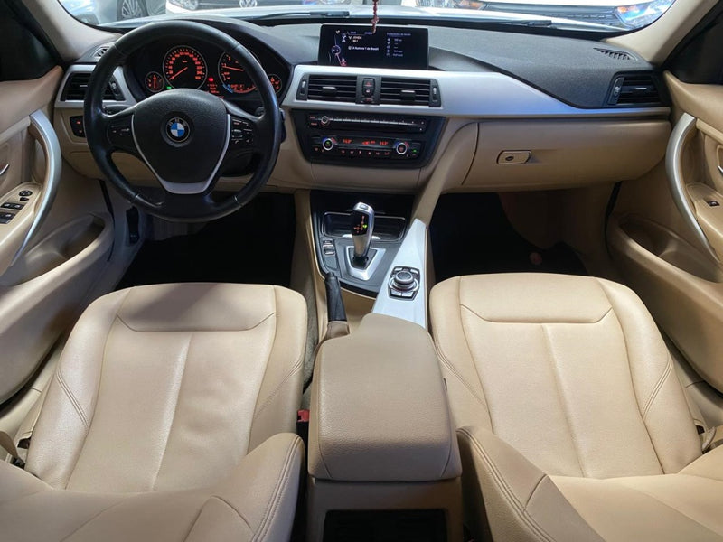 BMW 320i 2.0 16V TURBO GASOLINA 4P AUTOMÁTICO 2013/2014 Branco