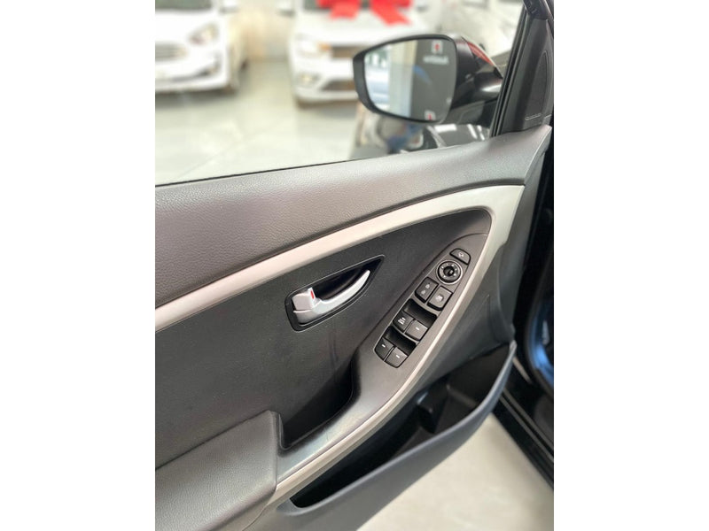 HYUNDAI I30 1.8 MPI 16V GASOLINA 4P AUTOMATICO 2014/2015 Preto