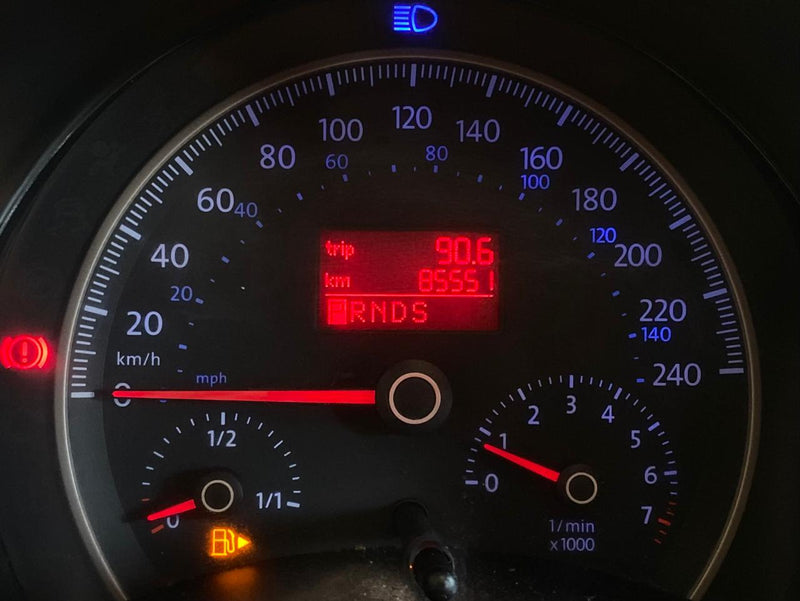 VOLKSWAGEN NEW BEETLE 2.0 MI 8V GASOLINA 2P TIPTRONIC