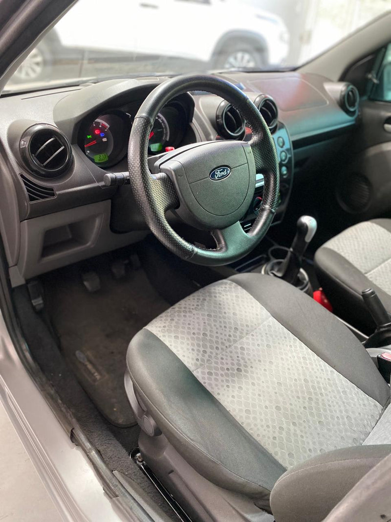 FORD FIESTA 1.6 MPI CLASS HATCH 8V FLEX 4P MANUAL