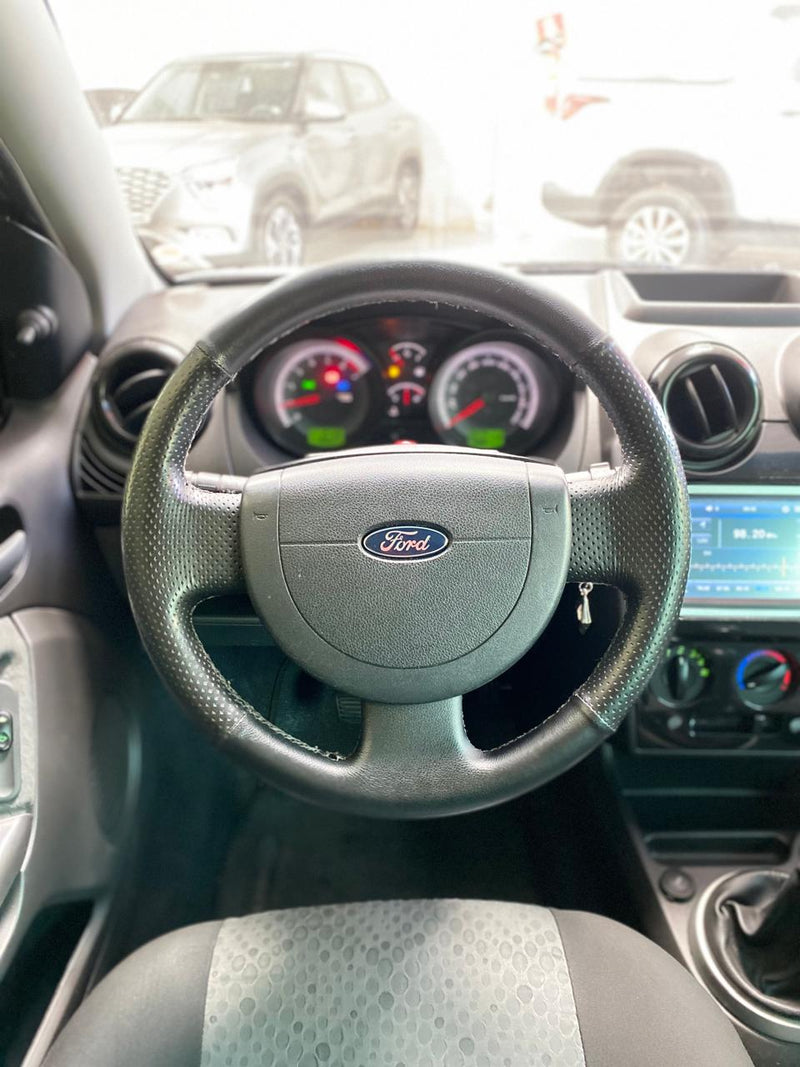 FORD FIESTA 1.6 MPI CLASS HATCH 8V FLEX 4P MANUAL