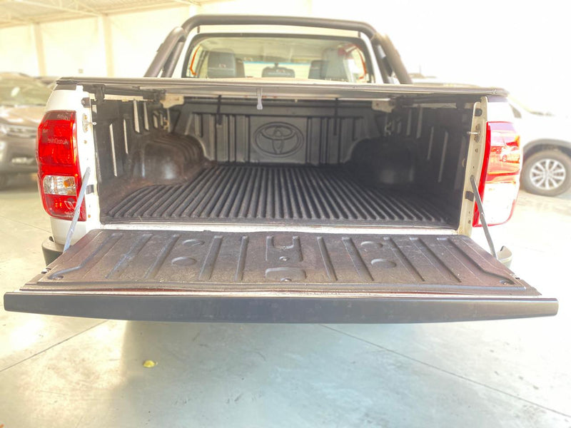 TOYOTA HILUX 2 2.8 D-4D TURBO DIESEL CD POWER PACK 4X4 MANUAL