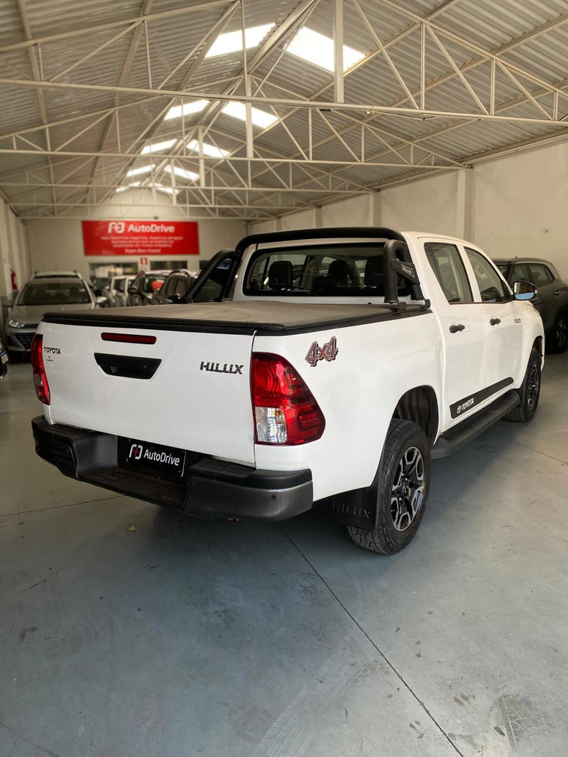 TOYOTA HILUX 2 2.8 D-4D TURBO DIESEL CD POWER PACK 4X4 MANUAL