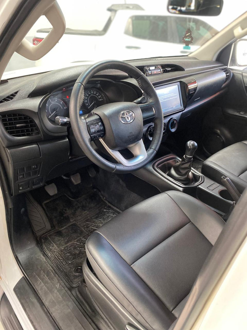TOYOTA HILUX 2 2.8 D-4D TURBO DIESEL CD POWER PACK 4X4 MANUAL