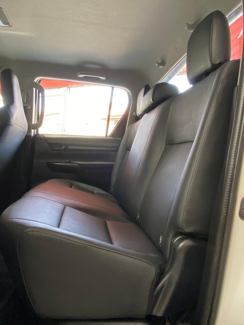 TOYOTA HILUX 2 2.8 D-4D TURBO DIESEL CD POWER PACK 4X4 MANUAL