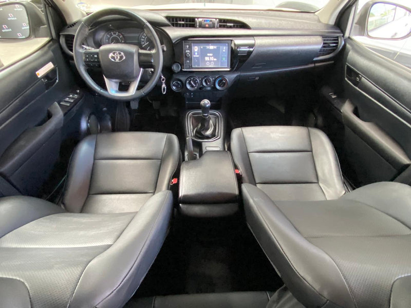 TOYOTA HILUX 2 2.8 D-4D TURBO DIESEL CD POWER PACK 4X4 MANUAL