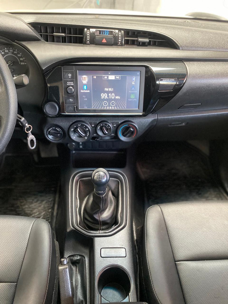 TOYOTA HILUX 2 2.8 D-4D TURBO DIESEL CD POWER PACK 4X4 MANUAL