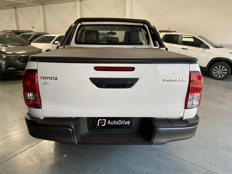 TOYOTA HILUX 2 2.8 D-4D TURBO DIESEL CD POWER PACK 4X4 MANUAL